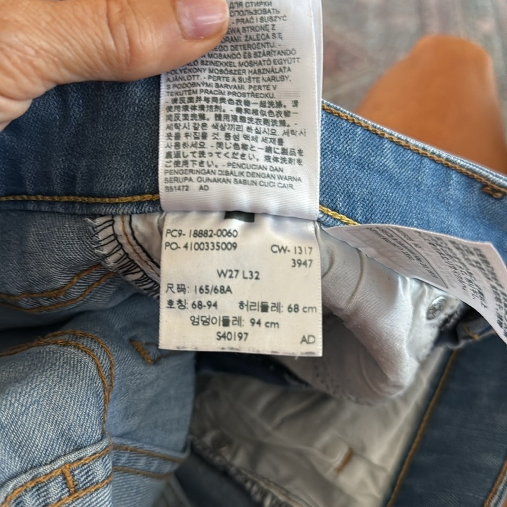 Levi's 721 High Rise Skinny Jeans in Light Distressed Wash with Raw Gem Size 27 - Picture 3 of 7